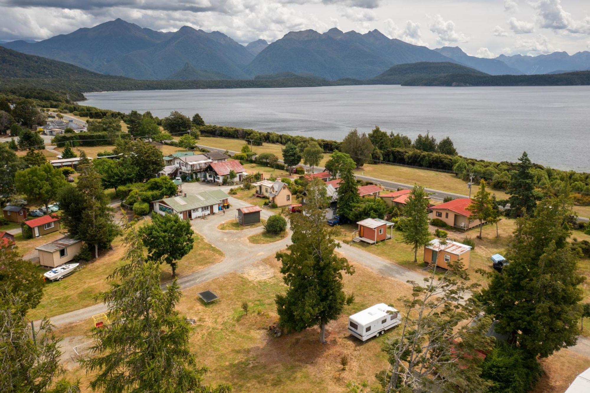 Manapouri Holiday Park Exterior foto