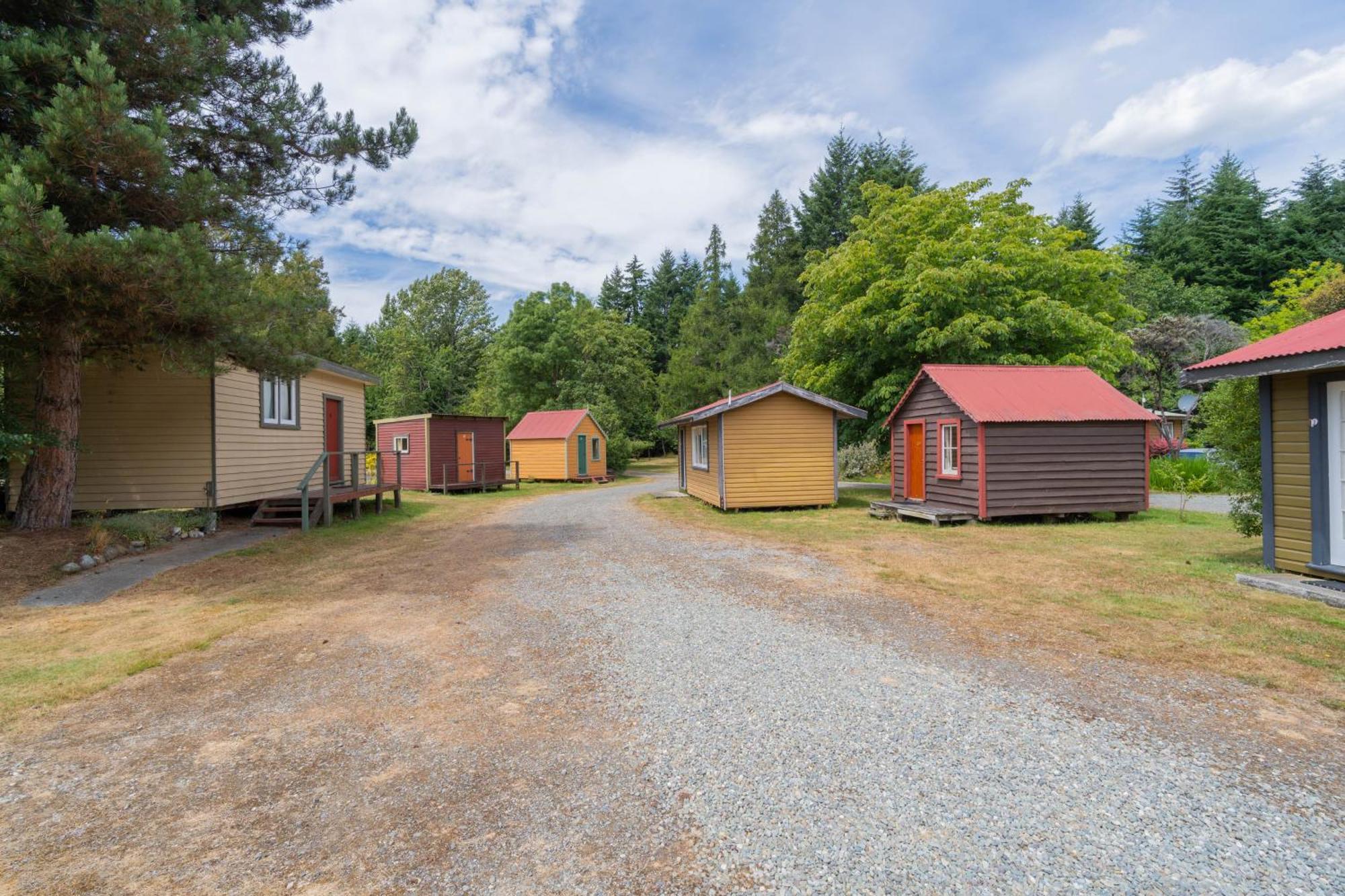 Manapouri Holiday Park Exterior foto